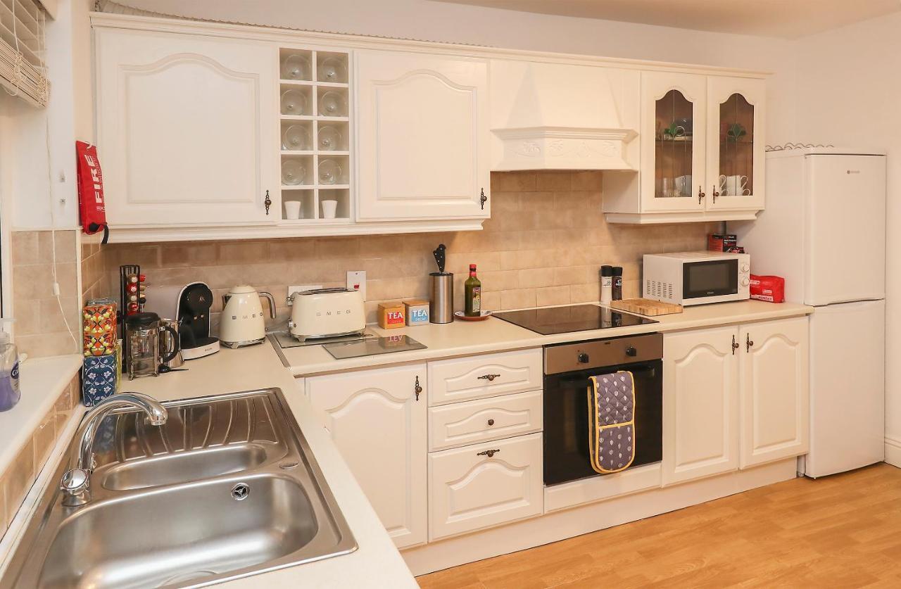 Two Bedroom Townhouse In The Heart Of Dungarvan Dungarvan  Buitenkant foto