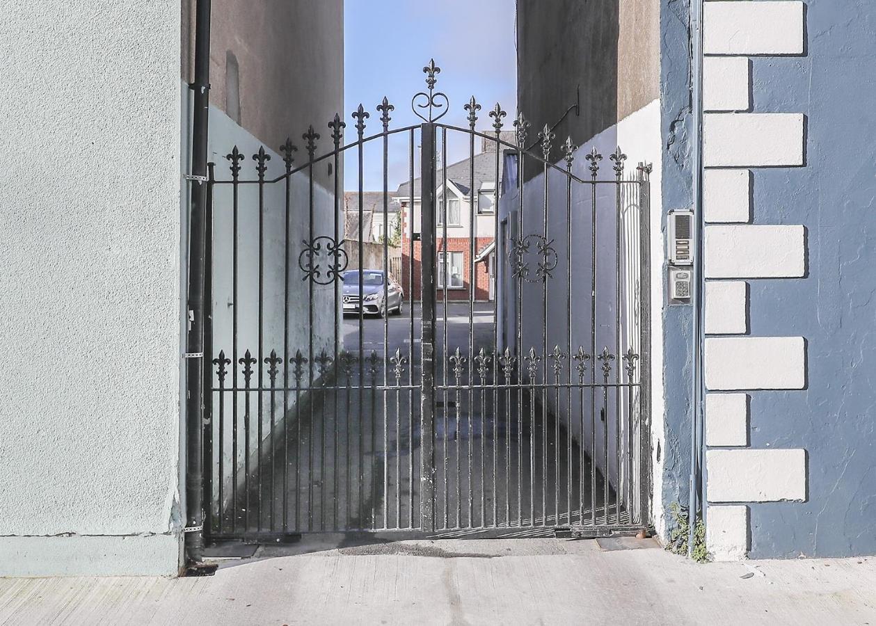 Two Bedroom Townhouse In The Heart Of Dungarvan Dungarvan  Buitenkant foto