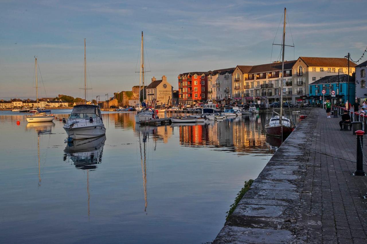Two Bedroom Townhouse In The Heart Of Dungarvan Dungarvan  Buitenkant foto