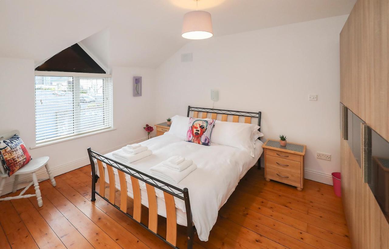 Two Bedroom Townhouse In The Heart Of Dungarvan Dungarvan  Buitenkant foto